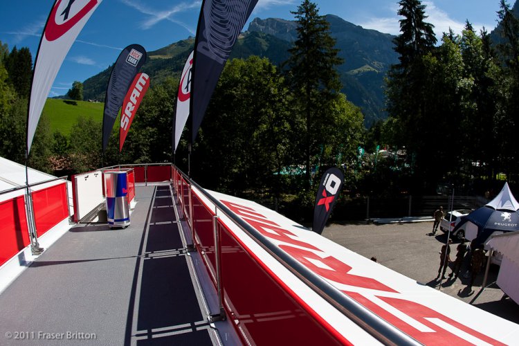 SRAM получил новый трейлер-стенд для Европы!