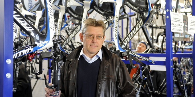 Недавно на пресс-конференции, прошедшей в Москве было объявлено, что на пост генерального менеджера «Катюши» назначен 57-летний немец Ханс-Михаэль Хольцер. Specialized