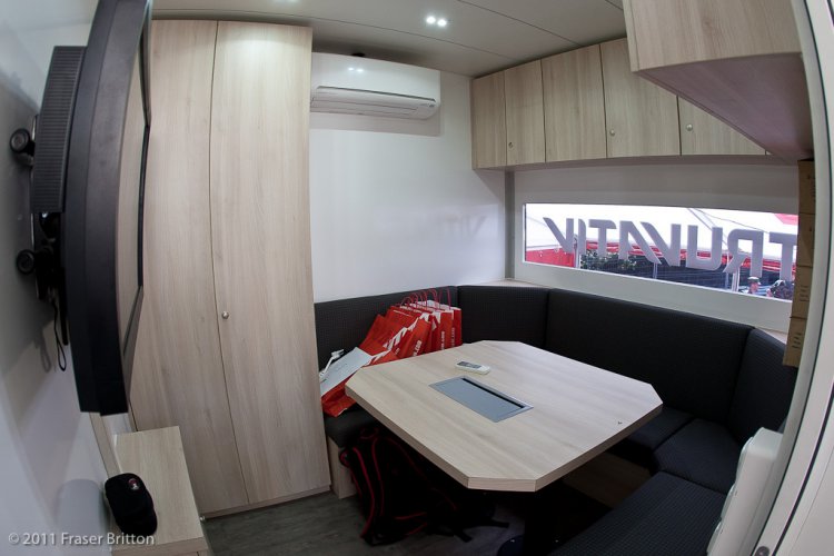 SRAM получил новый трейлер-стенд для Европы!