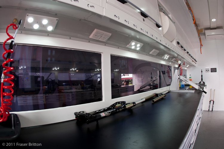 SRAM получил новый трейлер-стенд для Европы!