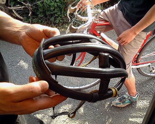 Первый велосипедный шлем Helmet Первый велосипедный шлем Helmet