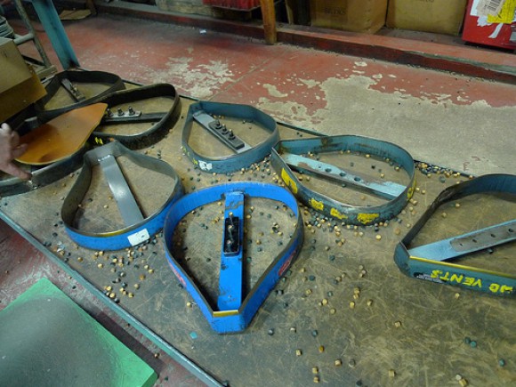 Как делают седла для велосипедов Brooks