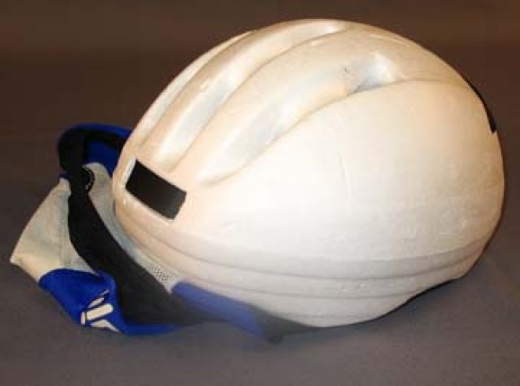 Первый велосипедный шлем Helmet Giro