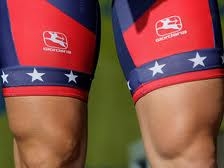 Зачем велогонщики бреют ноги? 