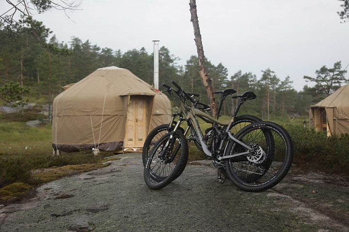Отель-юрта  для велосипедистов в Норвегии