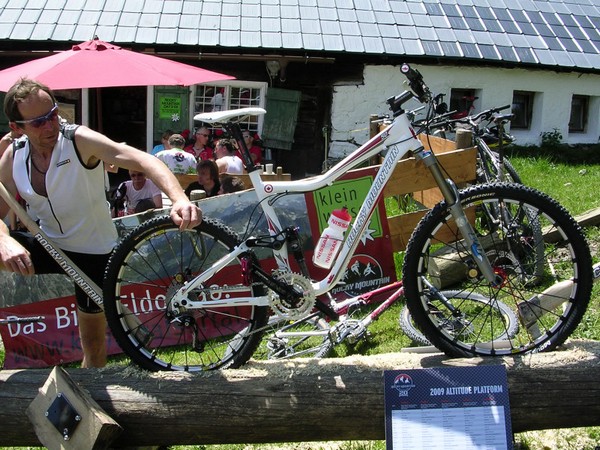 Велосипед Rocky Mountain Altitude