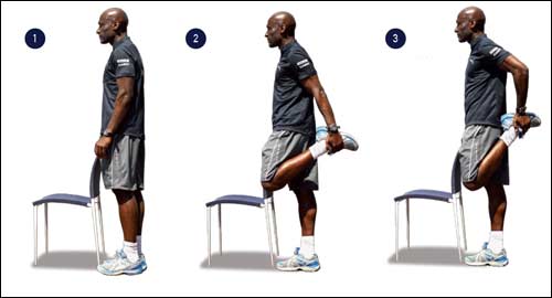  Тренер Red Bull Racing Роджер Клири показывает, как правильно сделать растяжку