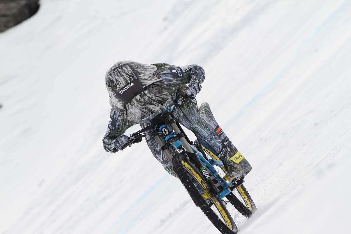 Сумасшедший Эрик готовится побить рекорд скорости на велосипеде Сумасшедший Эрик готовится побить рекорд скорости на велосипеде