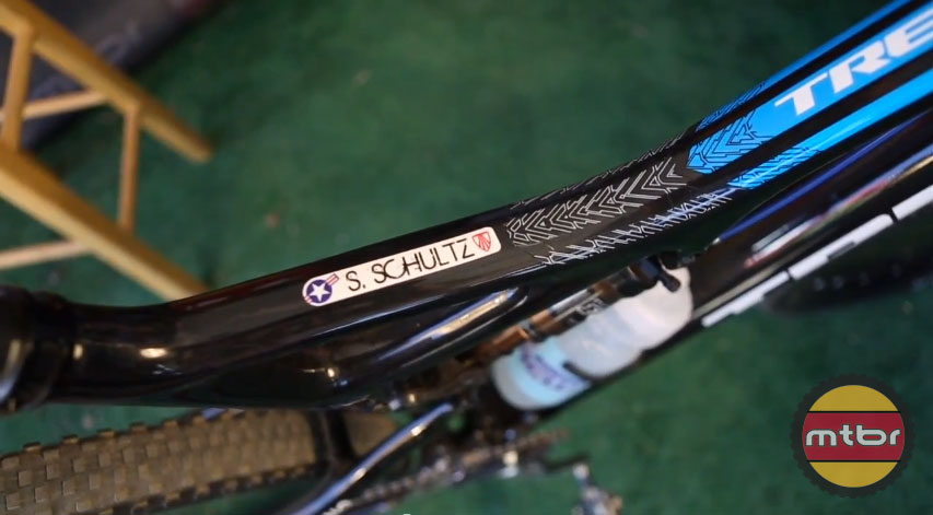 Sam Schultz и его Trek Superfly 100 SL 29er 2013 Sam Schultz и его Trek Superfly 100 SL 29er 2013