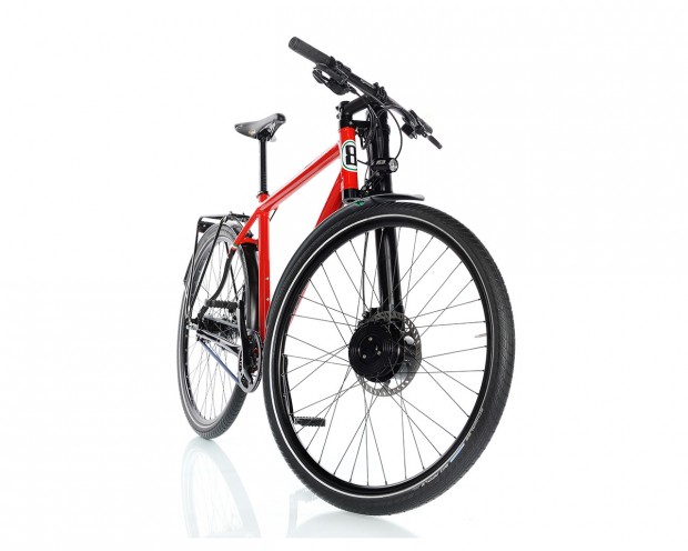 Вилки этих электровелосипедов напоминают вилки Cannondale Lefty