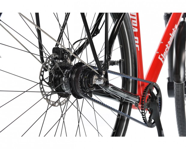 Вилки этих электровелосипедов напоминают вилки Cannondale Lefty