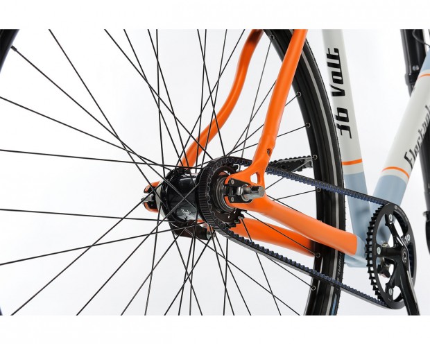 Вилки этих электровелосипедов напоминают вилки Cannondale Lefty