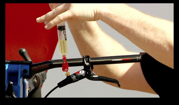 Avid Elixir правильно прокачиваем тормоза