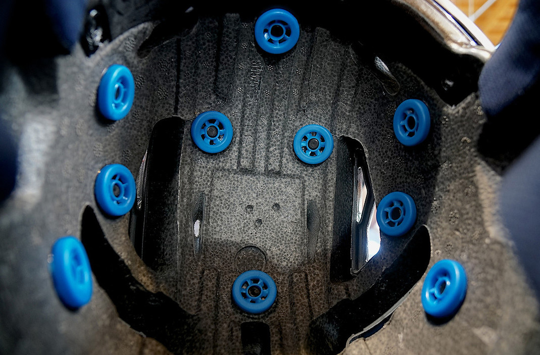 Leatt DBX Carbon фуллфейс нового поколения