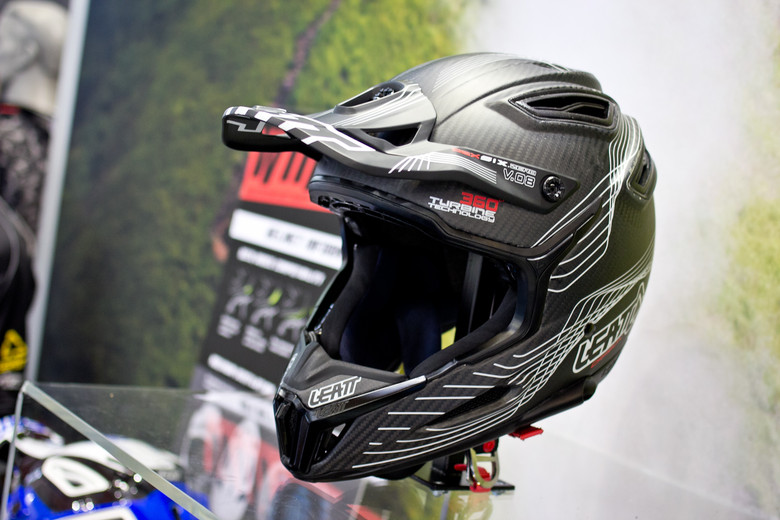 Leatt DBX Carbon фуллфейс нового поколения